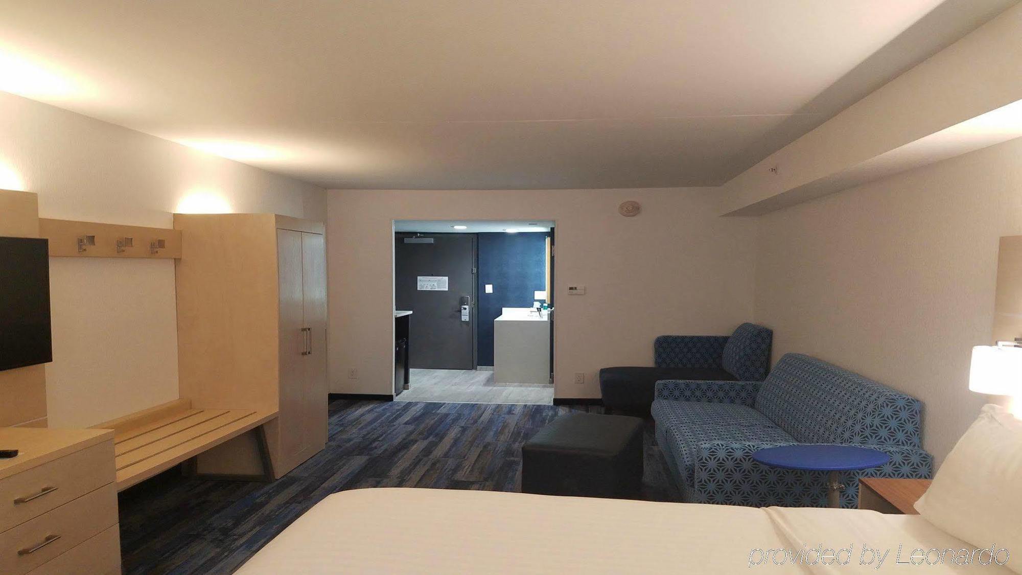 Holiday Inn Express - Williamsburg Busch Gardens Area By Ihg Exterior foto