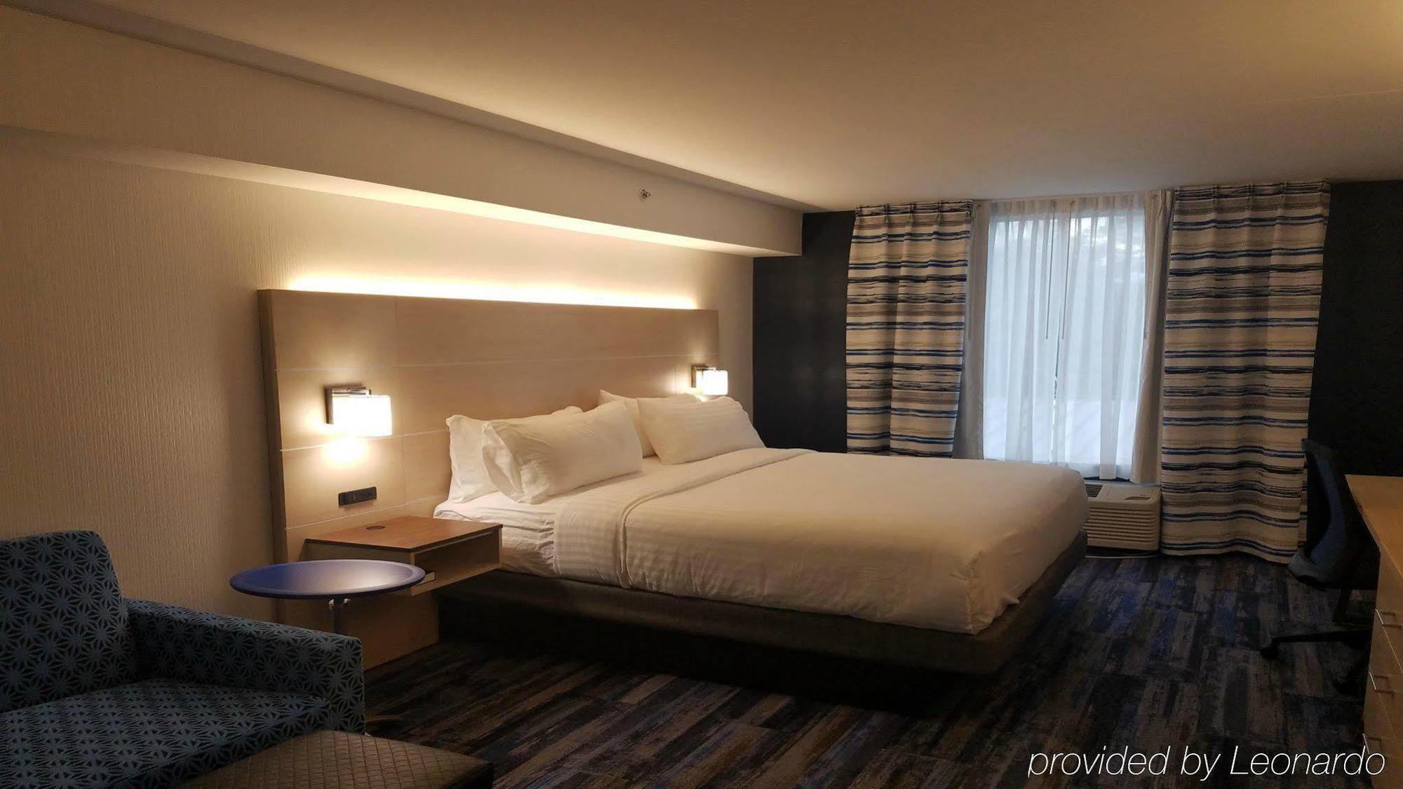 Holiday Inn Express - Williamsburg Busch Gardens Area By Ihg Exterior foto