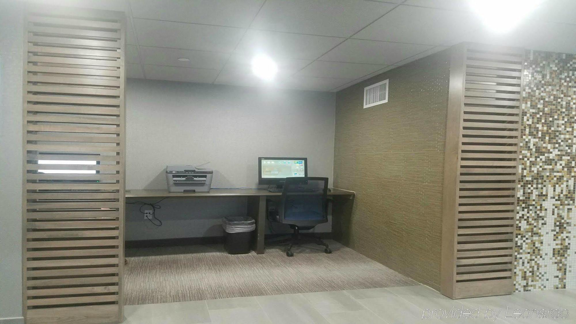 Holiday Inn Express - Williamsburg Busch Gardens Area By Ihg Exterior foto